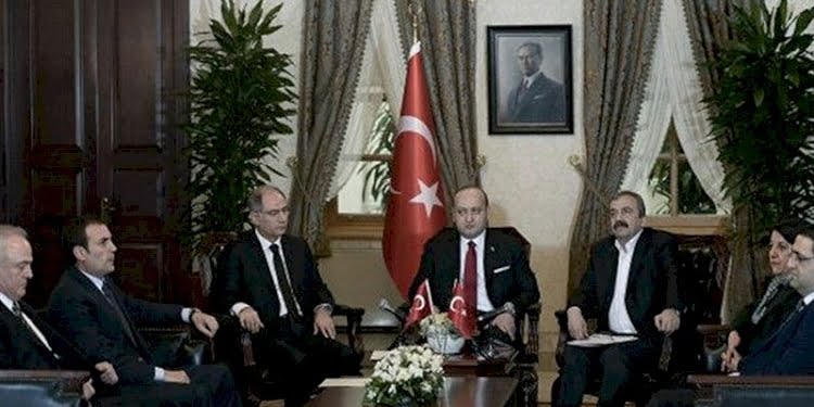 HDP yine ‘açılım’ istedi: HDP: Türkiye’nin tek çıkışı Dolmabahçe Mutabakatı’ymış