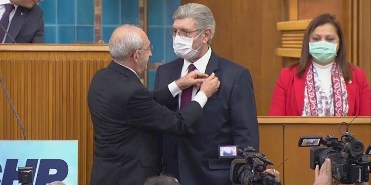 CHP’ye katılan Cihangir İslam’dan hadsiz Andımız yorumu: Hayvanlara göre!