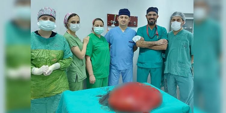 ‘Gaz’ şikayetiyle gitti, karnından çıkan şaşırttı