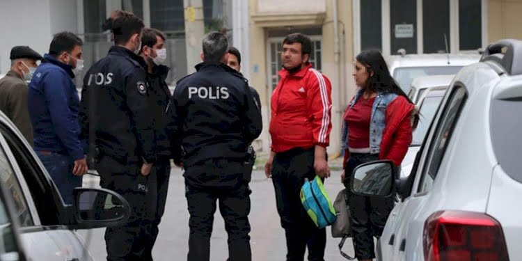 ‘Yan gözle bakma’ dehşeti! Bıçakla saldırdı