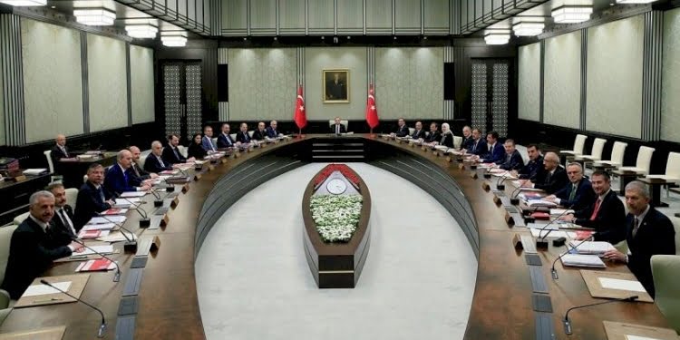 Ankara’da Bakan Toto! Kabinede değişim iddiaları havada uçuşuyor