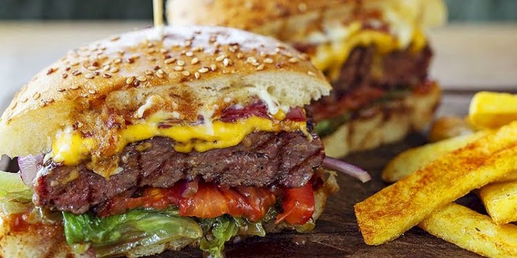 Kebap, sosis ve burger yiyenler dikkat! Araştırmalar tehlikeyi işaret ediyor