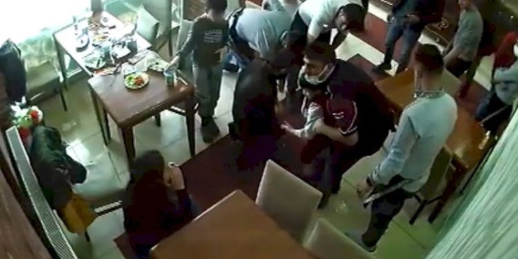 Kebapçı ‘heimlich manevrası’yla çocuğun hayatını kurtardı