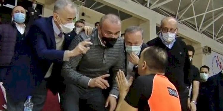 Galatasaray, Büyükçekmece Basketbol’a mağlup oldu ortalık karıştı