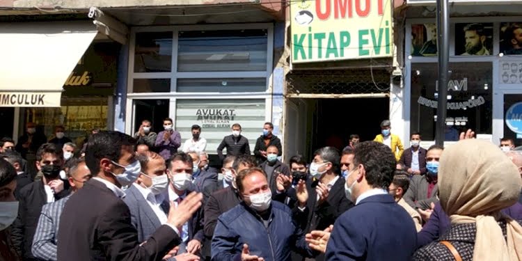 Ali Babacan’dan Şemdinli’de çok dikkat çeken ziyaret… Kime ne mesaj veriyor?