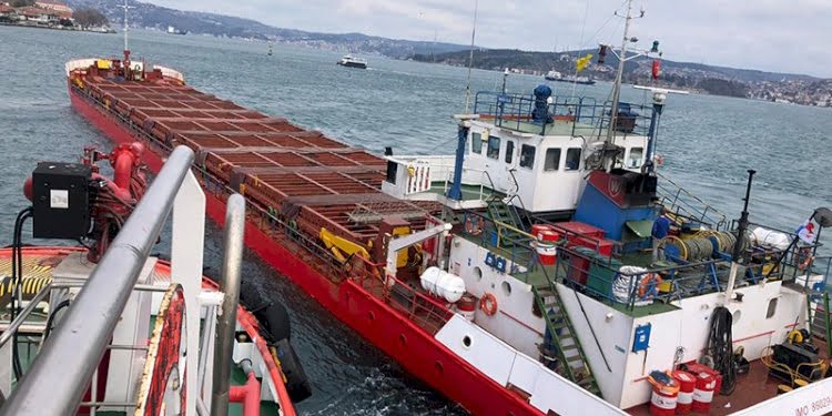 Boğaz’da faciadan dönüldü, kıyıya 1 metre kala durabildi: İşte o anlar…
