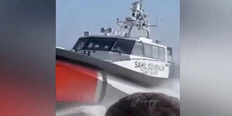Yunan gemisine Türk Sahil Güvenliği’nden müdahale! O anlar kamerada