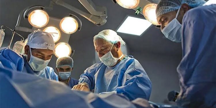 Dünya üzerinde ilk! 3 penisle dünyaya gelen bebek ameliyat edildi