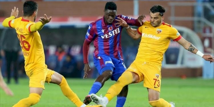 Trabzonspor evinde 1 puana razı oldu
