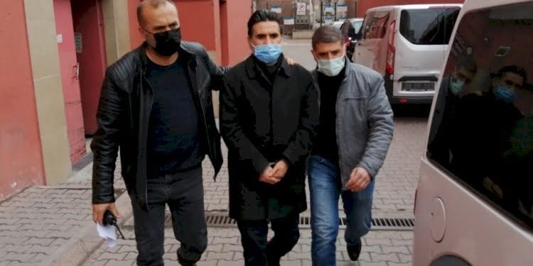 Komşusunu öldüren öğretmen: Ayağına ateş ettim, kafasına gelmiş