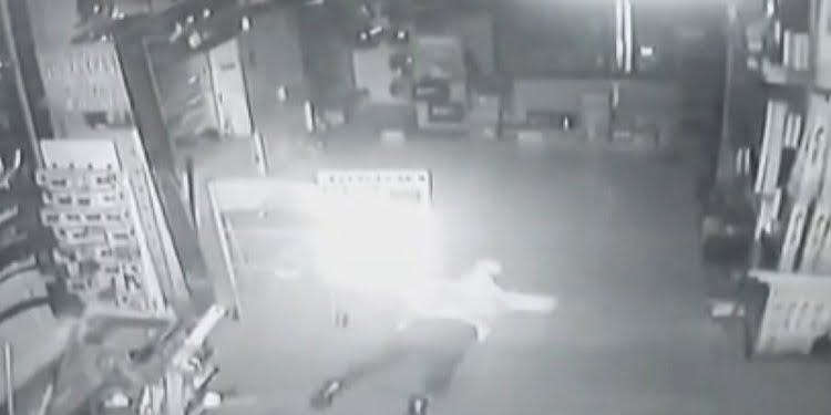 ‘Sürüngen hırsızlar’ kameralara yakalandı