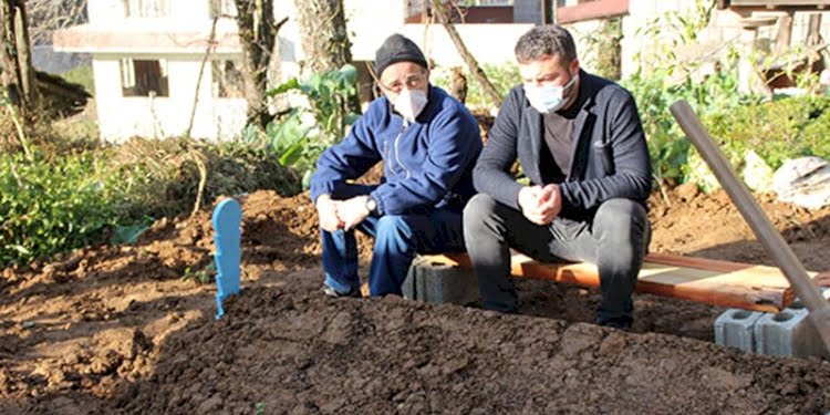 Koronavirüsten 5,5 ayda 8 ferdini kaybeden aile, aşı önceliği istedi