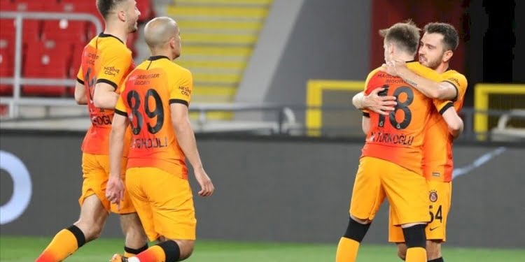Galatasaray 3 puanı 3 golle aldı