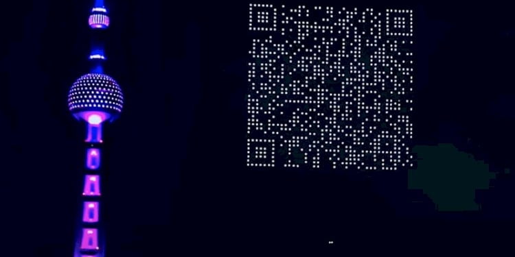 Çin’de bin 500’e yakın drone’dan muhteşem gösteri