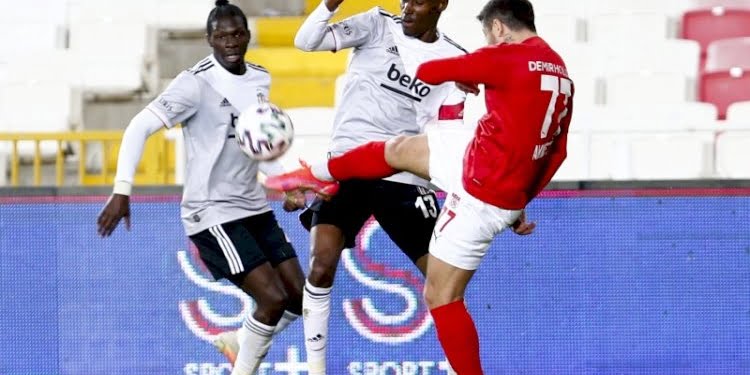 Sivasspor-Beşiktaş maçında beraberlik