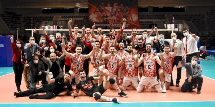 Efeler Ligi’nde şampiyon Ziraat Bankkart
