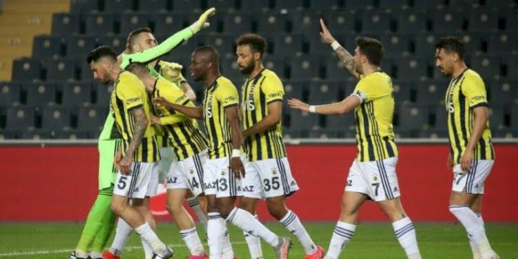 Fenerbahçe şampiyonluk yarışına ‘devam’ dedi!