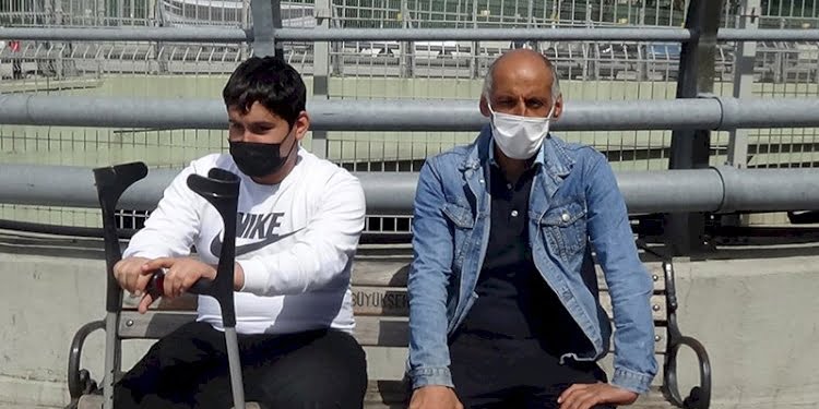 15 yaşındaki çırağa dayak davası… ‘Biri yere yatırıp vurdu, diğeri kameraya çekti’