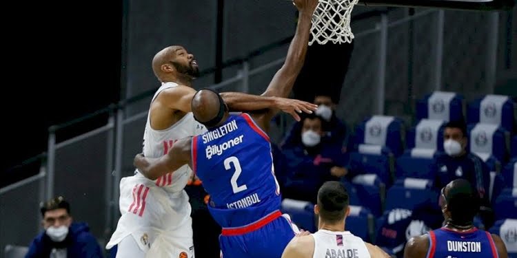 Anadolu Efes fırsat tepti