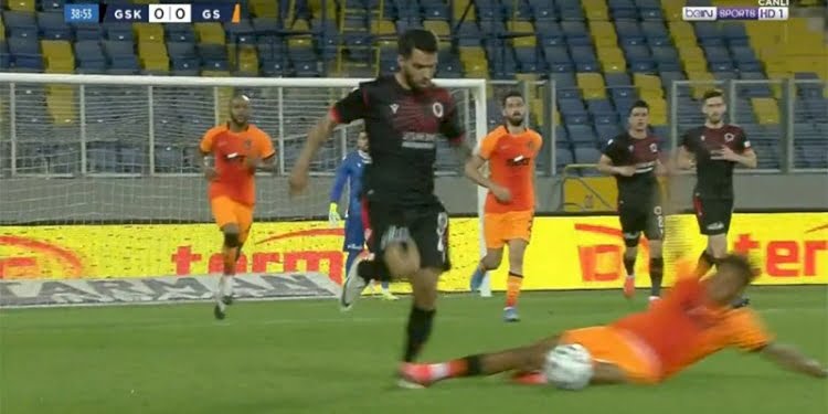 Gençlerbirliği-Galatasaray maçında tartışmalı karar