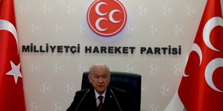 AKP’li yazardan Bahçeli’yi kızdıracak sözler: Kepek şampuanı mı satıyorsunuz