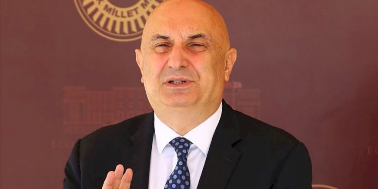 CHP’li Özkoç’tan AKP’li Tosun’a ‘laiklik’ tepkisi: Eline kalaşnikof verip…