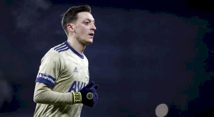 Mesut Özil seçimlerde hangi partiye oy vereceğini açıkladı