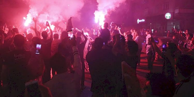 ‘Tam kapanmada’ taraftar sokakta