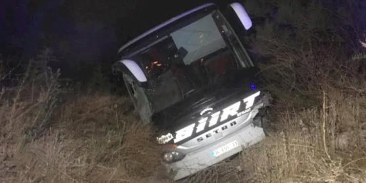 Niğde’de yolcu otobüsü devrildi: Ölü ve yaralılar var