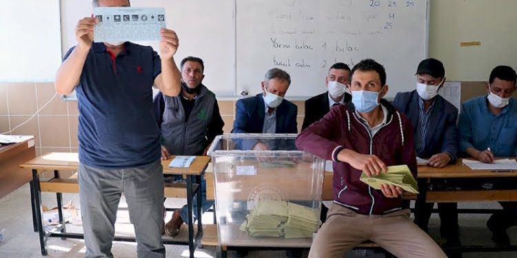 Afyonkarahisar’ın Güney beldesinde seçim sonucu belli oldu