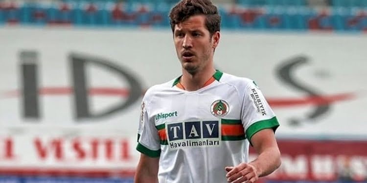Salih Uçan Alanyaspor’a veda etti