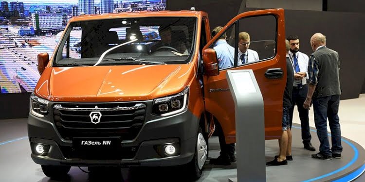 Rus markası Türkiye’deki fabrikada yeni nesil otomobilinin üretimine başladı