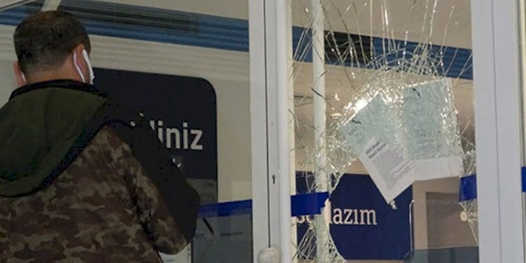 Bankaya giren hırsızların aldıkları para şaşırttı