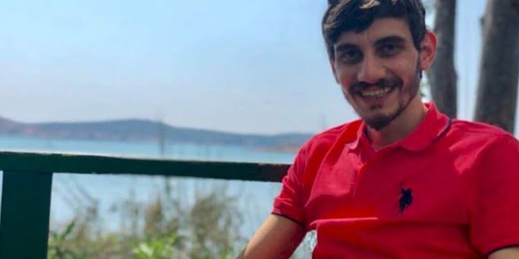 Eski AKP Çamlıhemşin Gençlik Kolları Başkanı ayakkabısını giyerken kendini öldürdü