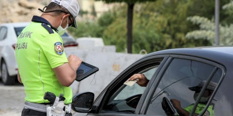 Anayasa Mahkemesi alkolden ehliyetine el konulan sürücüyü haklı buldu