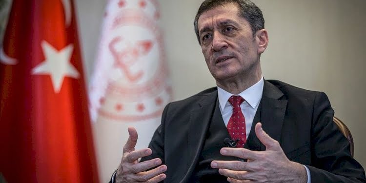 Kardeşi devlet okullarına 25 milyonluk satış yaptı mı? Bakan Selçuk’a sorular