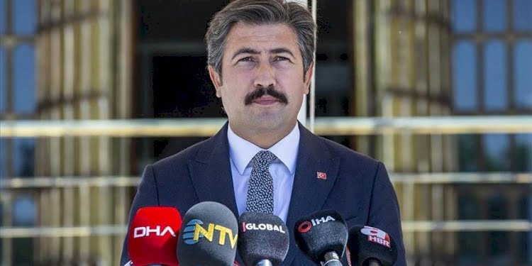 AKP’li Cahit Özkan: Ucube parlamenter sistemi Türkiye’ye zorla dikte ettiler