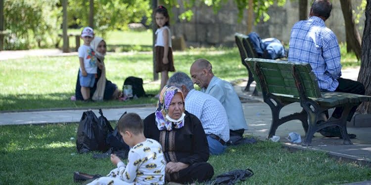 50 yaş üzeri dikkat! Sıcaklar 40 dereceyi aşınca uyarı geldi