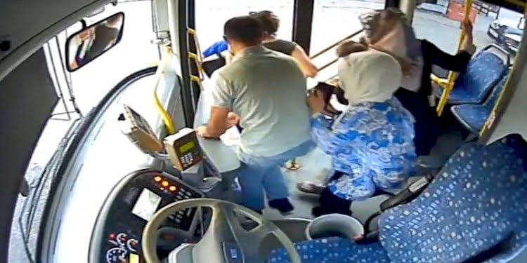 Otobüs şoförü 45 yolcunun hayatını kurtardı