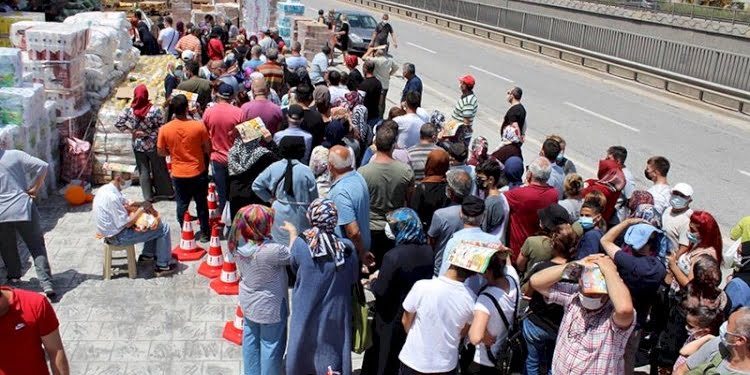 Hayat pahalılığı korona dinlemiyor… ‘5 saat kuyrukta bekledim’