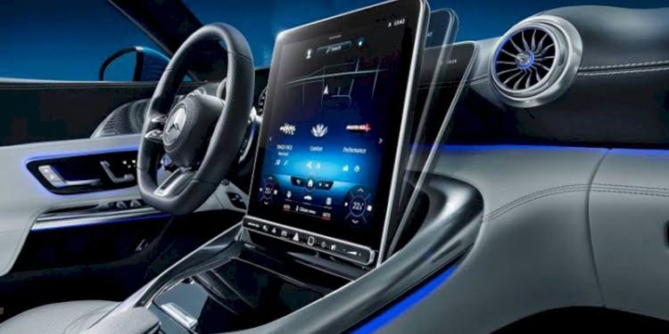 Yeni Mercedes’ten görüntüler… 30 yıl sonra bir ilk