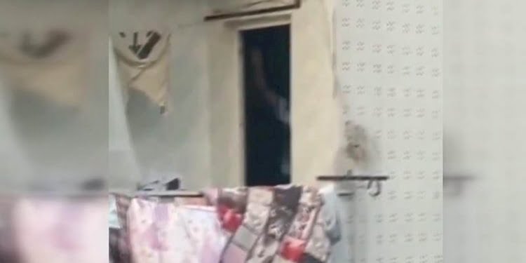 Çocuğunu ‘tavana asarak dövdüğü’ iddiası polisleri harekete geçirdi