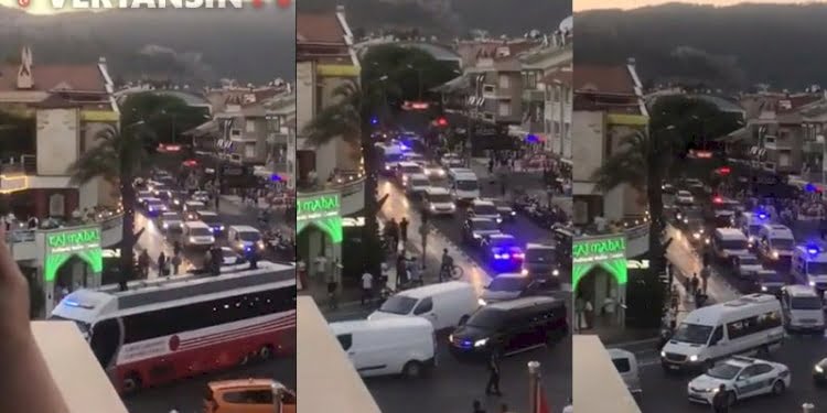 Erdoğan, afet bölgesinde çay dağıttı
