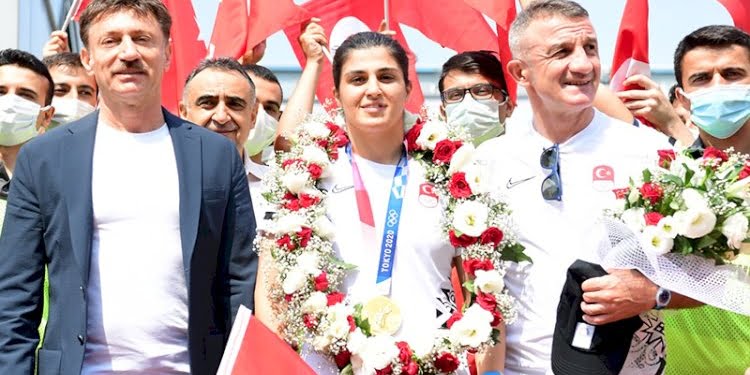 Busenaz Sürmeneli: Madalyamı Eren Bülbül’e armağan ediyorum
