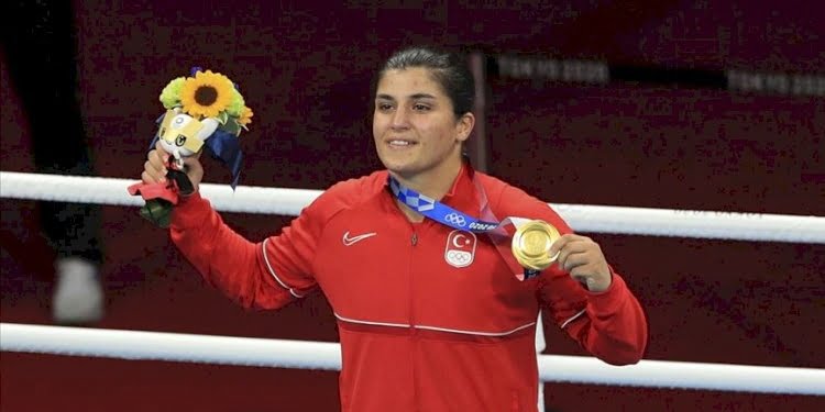 Busenaz Sürmeli’den anlamlı Atatürk mesajı