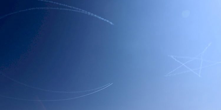 Türk Yıldızları, zafer için gökyüzünde ay yıldız çizdi
