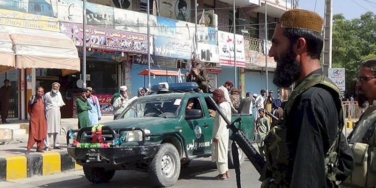 Kabil’de Taliban ile IŞİD arasında çatışma