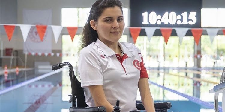 Milli yüzücü Elif İldem 21 yıllık paralimpik rekorunu kırdı