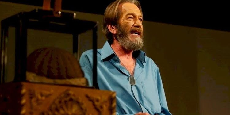 Usta tiyatrocu Ferhan Şensoy hayatını kaybetti