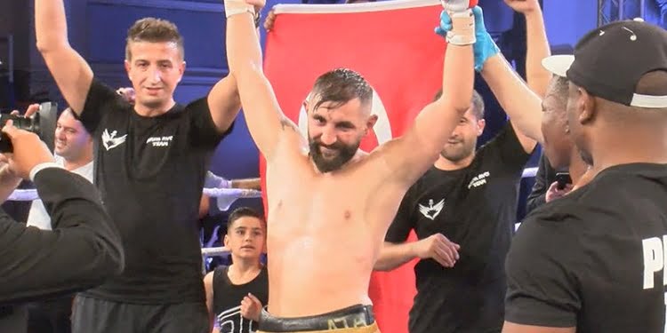 Boksör Arda Avcı Dünya Şampiyonu oldu